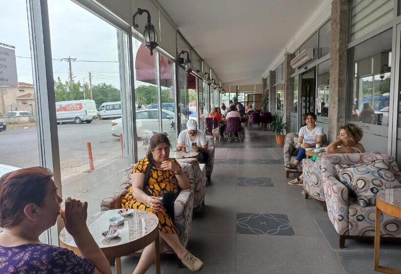 בית מלון כפרי Udi