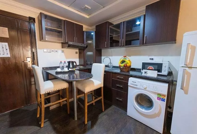 هتل Ewan Ajman Suites