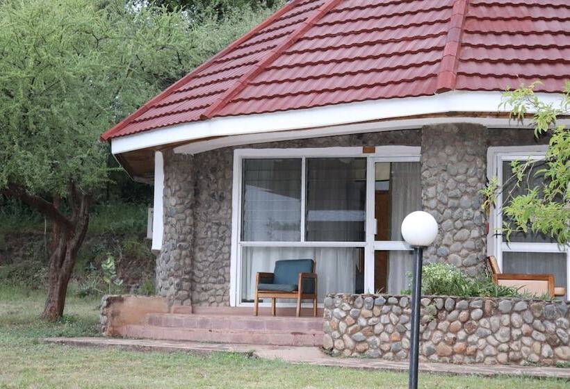 هتل Lake Bogoria Spa Resort