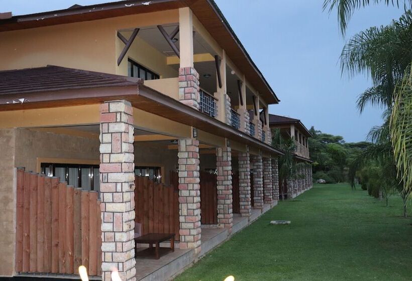 هتل Lake Bogoria Spa Resort