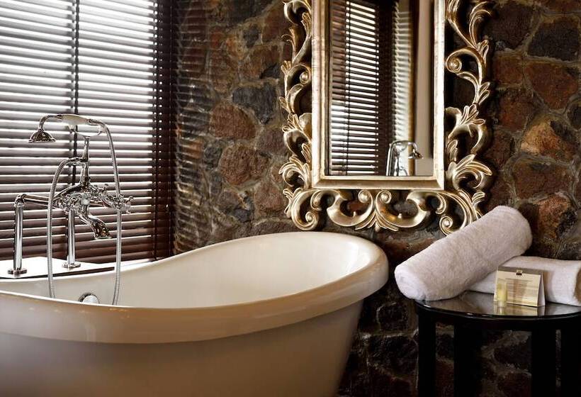 Отель Lake Manyara Kilima Moja Lodge