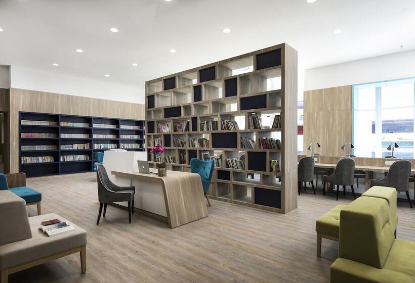 בית מלון כפרי Pinetree Marina Resort