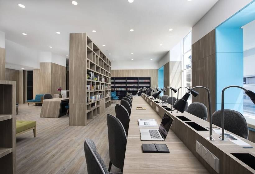 בית מלון כפרי Pinetree Marina Resort