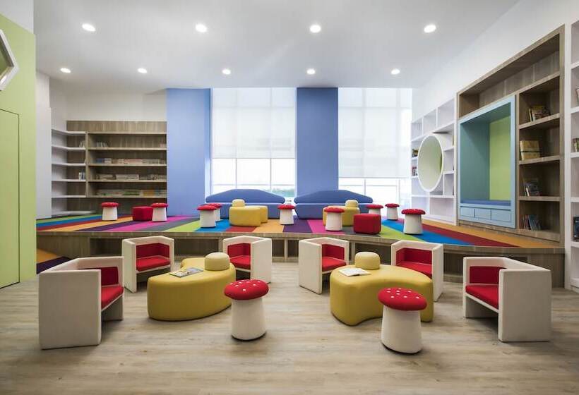 בית מלון כפרי Pinetree Marina Resort