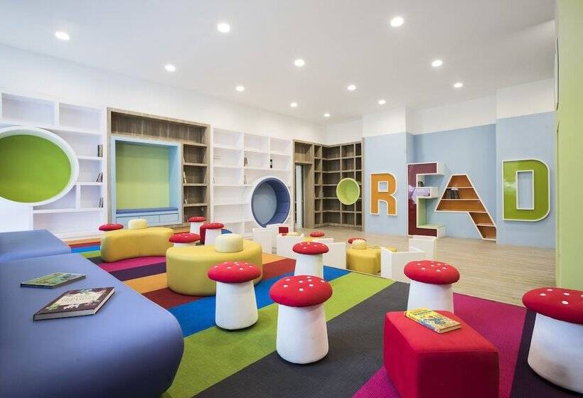 בית מלון כפרי Pinetree Marina Resort