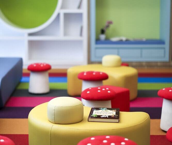 בית מלון כפרי Pinetree Marina Resort