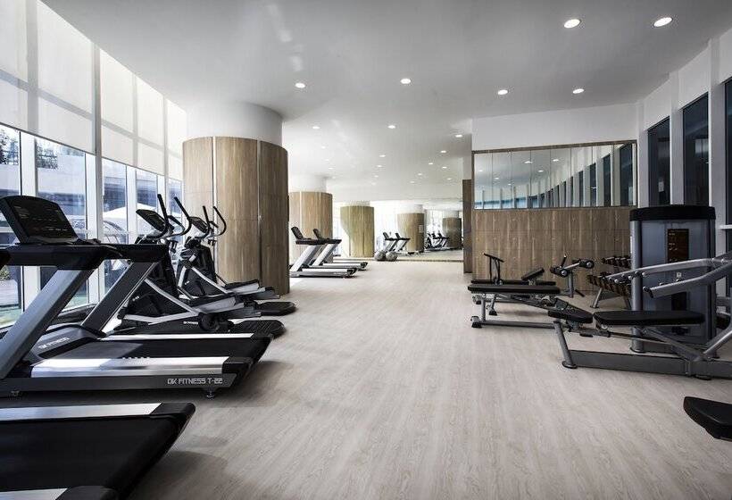 בית מלון כפרי Pinetree Marina Resort