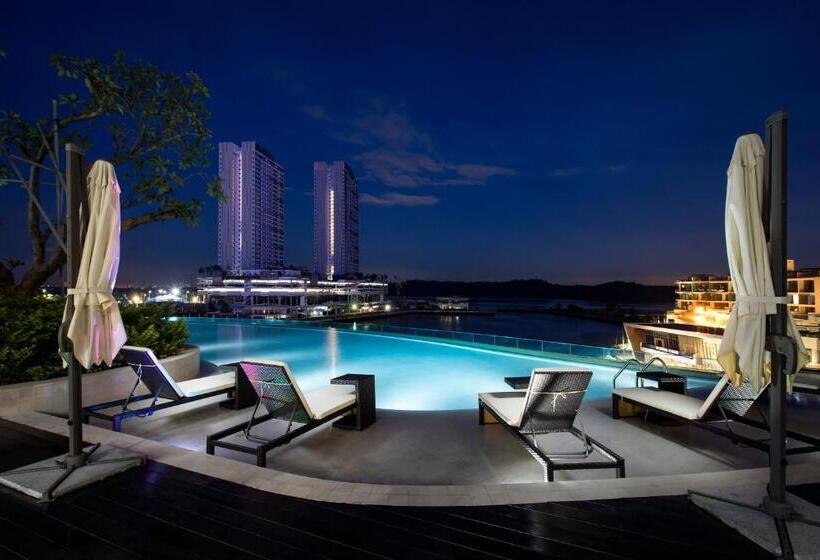 בית מלון כפרי Pinetree Marina Resort