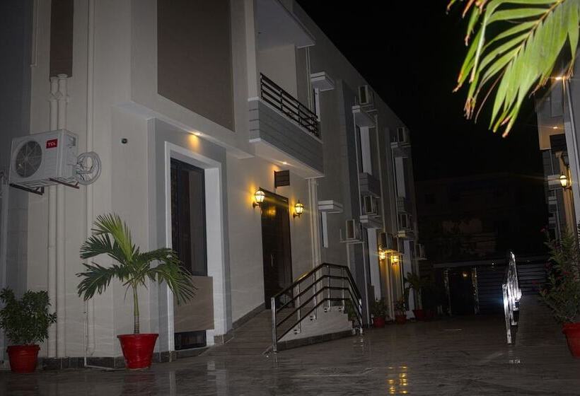 Zifan Hotel & Suites