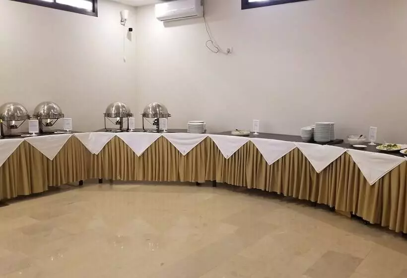 Zifan Hotel & Suites