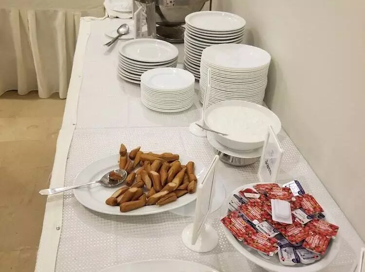 Zifan Hotel & Suites