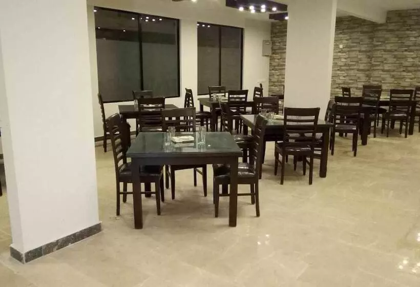 Zifan Hotel & Suites