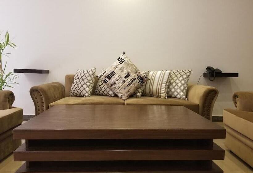 Zifan Hotel & Suites