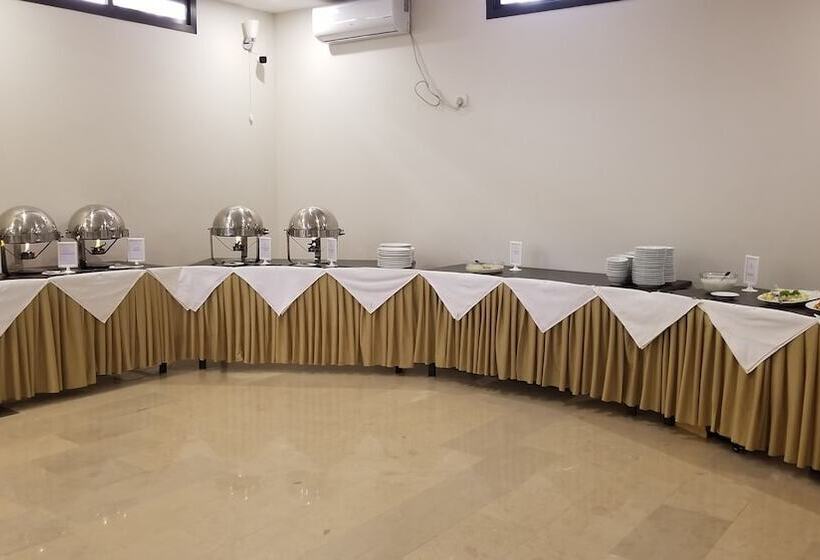 Zifan Hotel & Suites