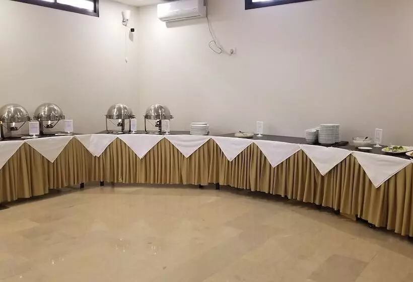 Zifan Hotel & Suites