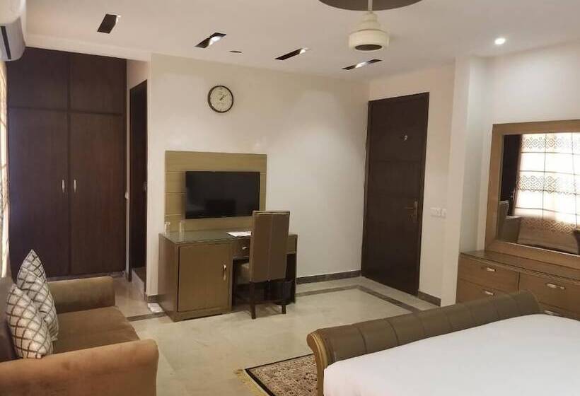 Zifan Hotel & Suites