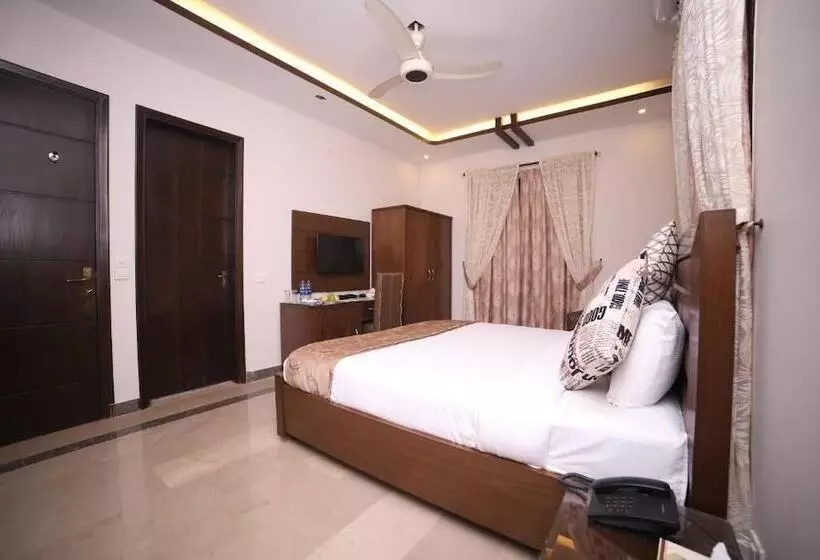 Zifan Hotel & Suites