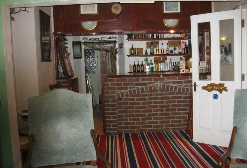 ペンション Acorns Guest House