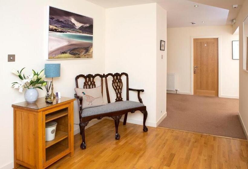 膳宿费 Broad Bay House