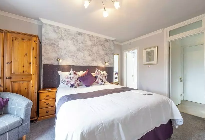 Pensió Edale House B&b