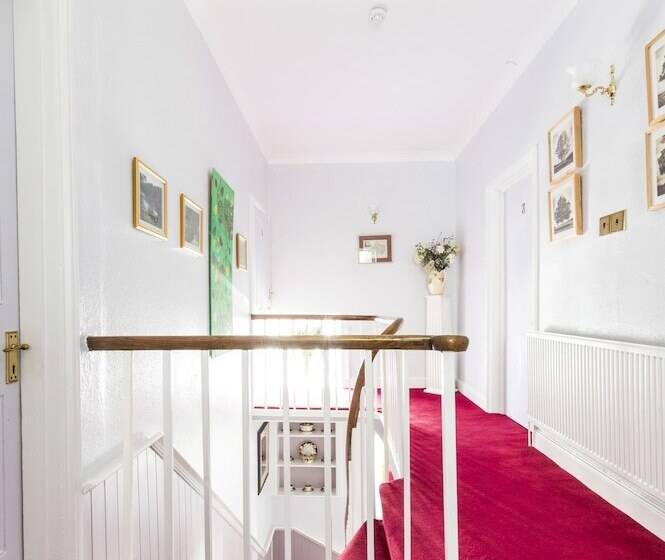 بنسيون Edale House B&b