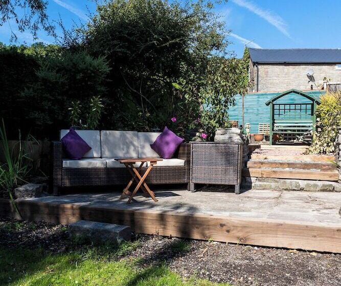 بنسيون Edale House B&b