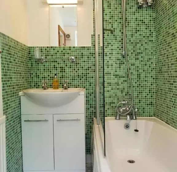 Majatalo Glenan Lodge Self Catering