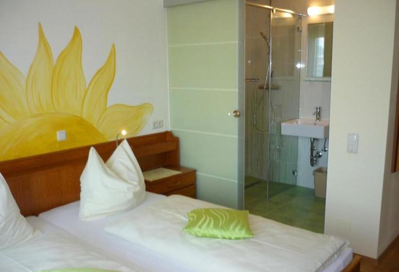 ペンション Landhaus Lassnig