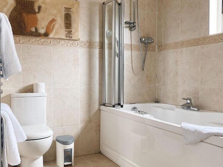 بنسيون Rose Lodge Guest House