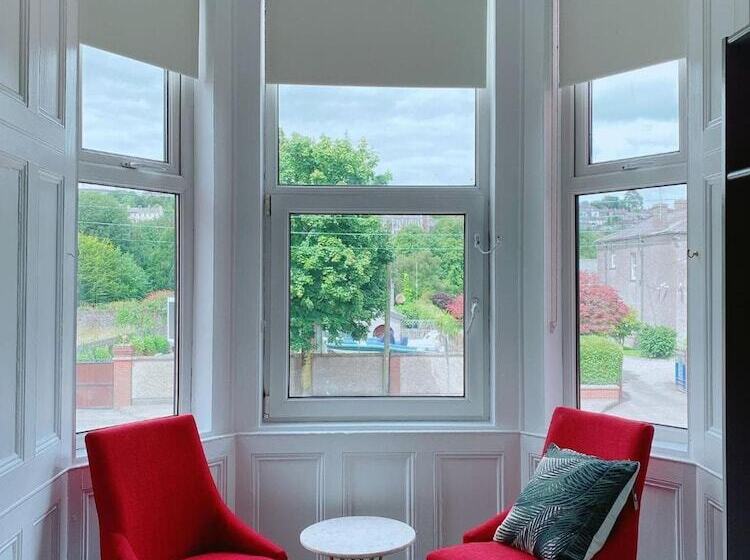 بنسيون Rose Lodge Guest House