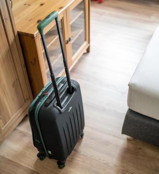 ペンション The Dubliner Hotel & Irish Pub