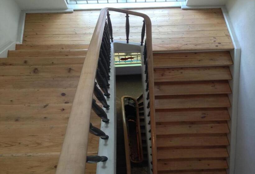 ペンション The Dubliner Hotel & Irish Pub