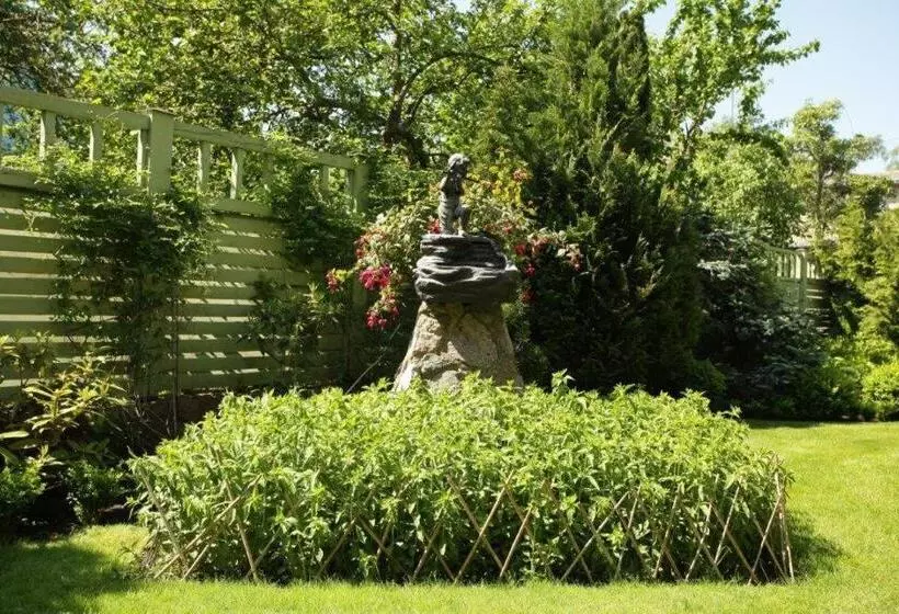 پانسیون Vila Florena Garden