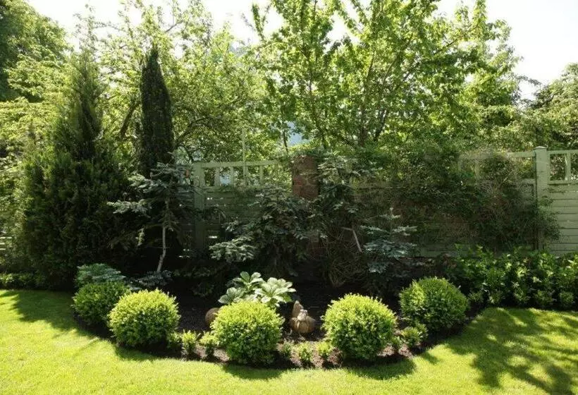 پانسیون Vila Florena Garden