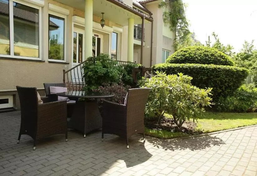 پانسیون Vila Florena Garden