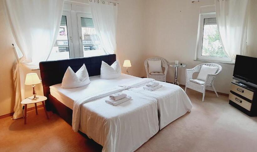 پانسیون Zur Schönen Aussicht