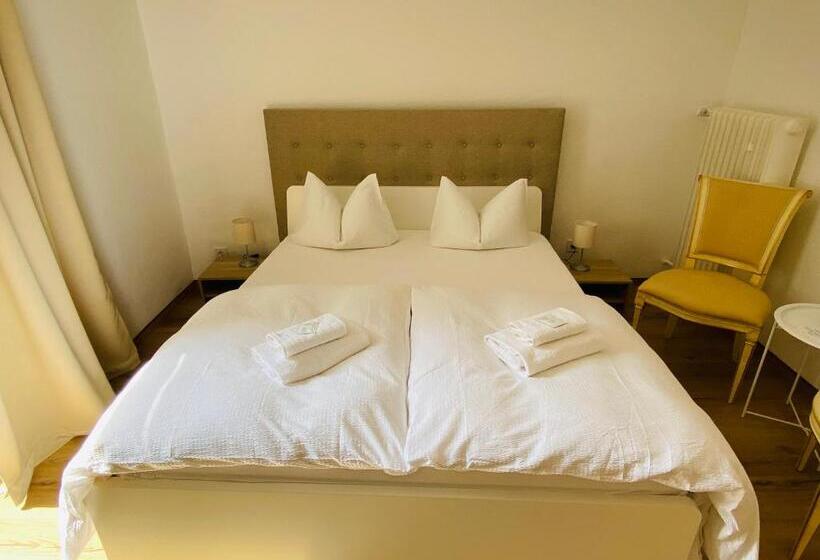 پانسیون Zur Schönen Aussicht