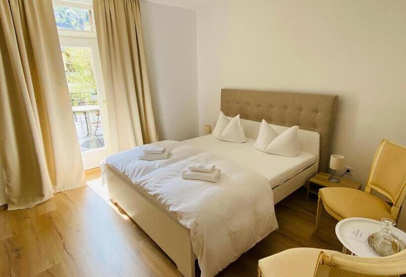 پانسیون Zur Schönen Aussicht