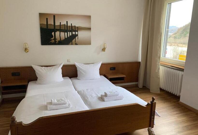 پانسیون Zur Schönen Aussicht