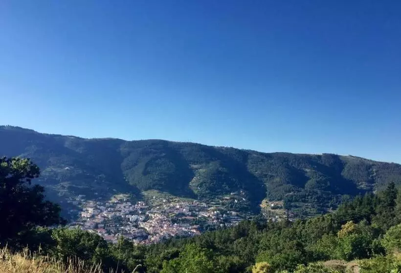 Retkeilymaja Casa Das Obras