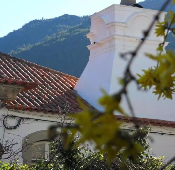 Retkeilymaja Casa Das Obras