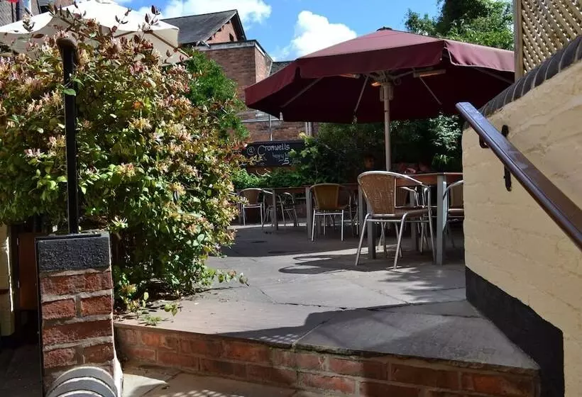 Retkeilymaja Cromwell S Tap House