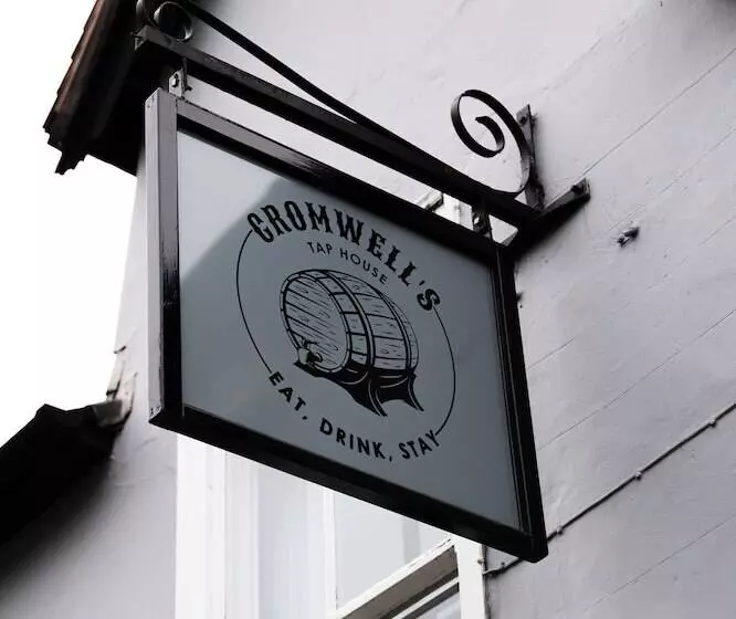 Retkeilymaja Cromwell S Tap House