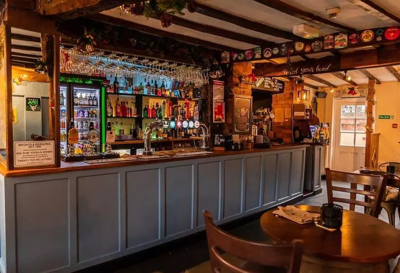 Retkeilymaja Cromwell S Tap House