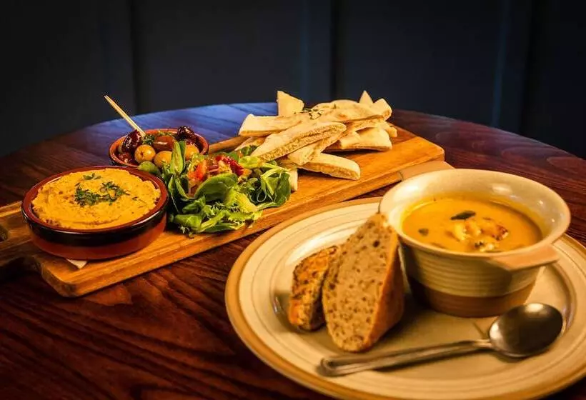 Retkeilymaja Cromwell S Tap House