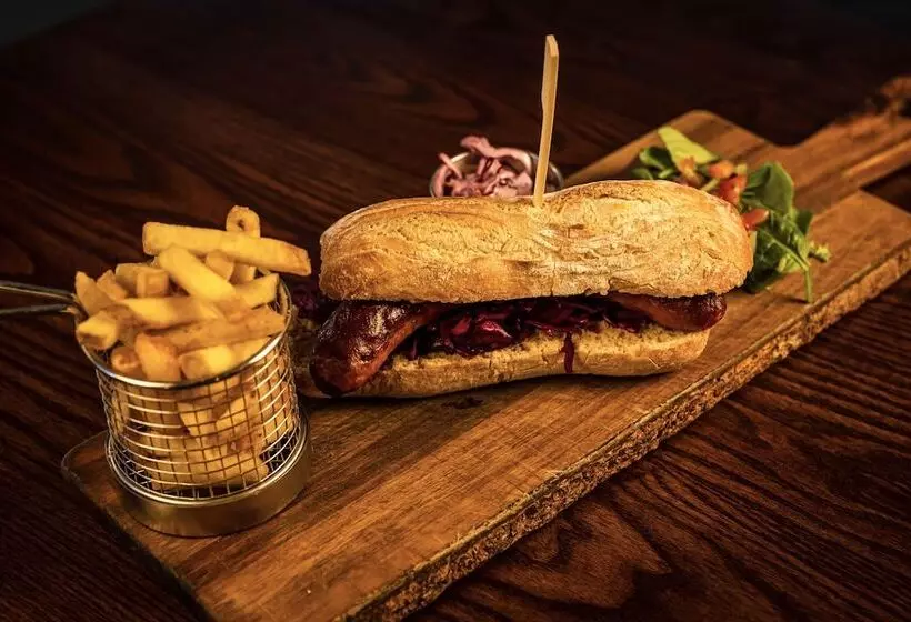 Retkeilymaja Cromwell S Tap House