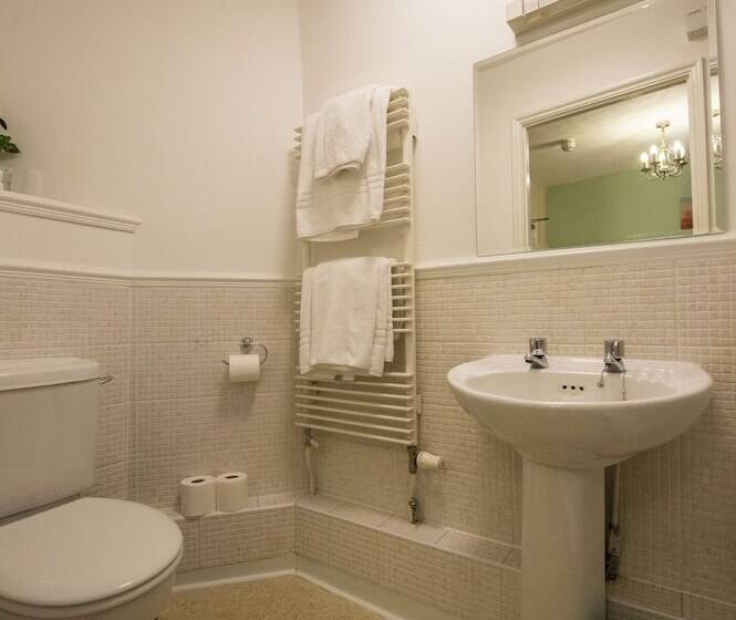 旅馆 Cromwell S Tap House