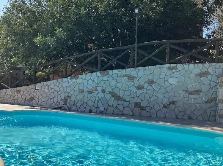 Hotelli Agriturismo Nonno Luigino