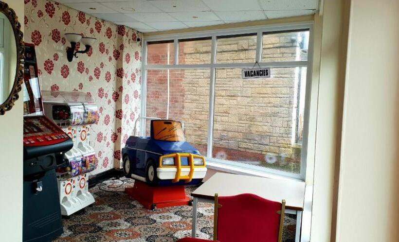 בית מלון כפרי Avano  Pleasure Beach