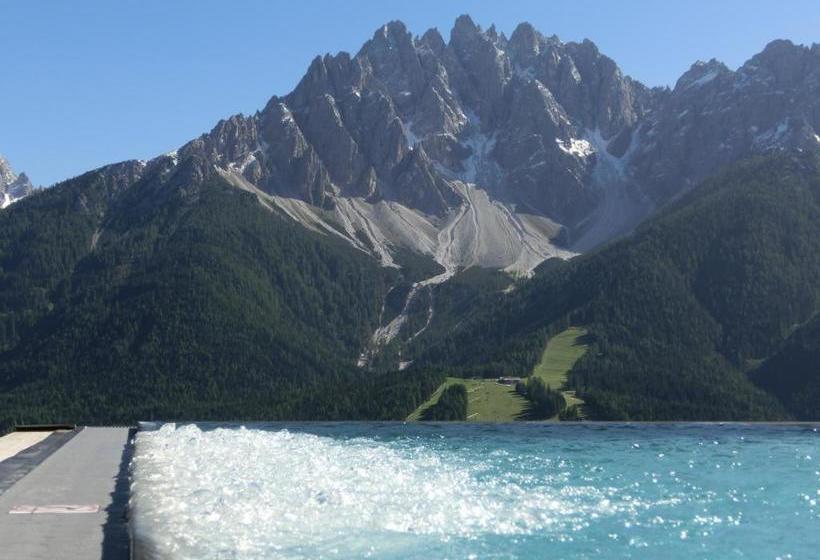 Отель Glinzhof Mountain Natur Resort Agriturismo